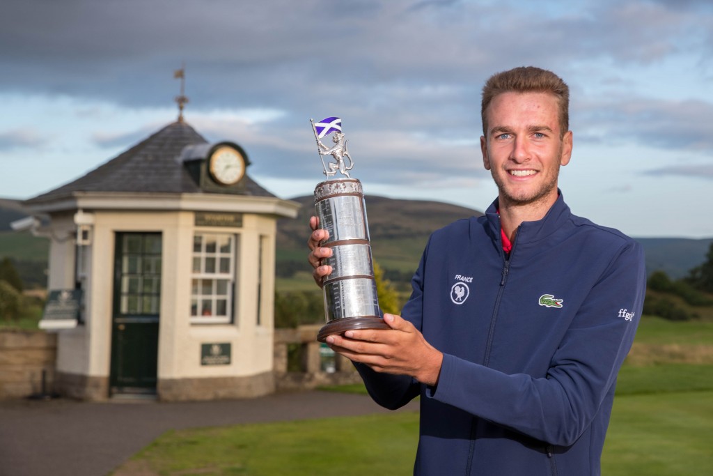 Victor Veyret proudly shows off the trophy following his 4th round at Gleneagles en route to his 6 stroke win.
Pic Kenny Smith, Kenny Smith Photography
Tel 07809 450119