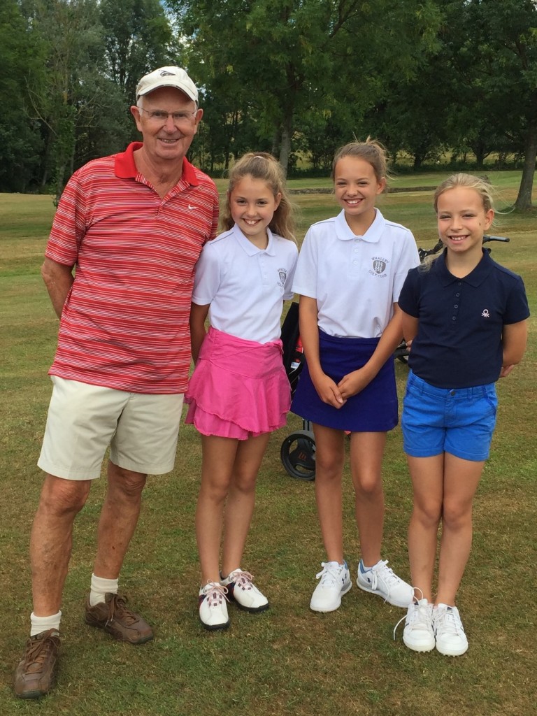Club Captain Jeff Storey with Gracie Cutting, Ellie Whitwell and Grace Whitwell.