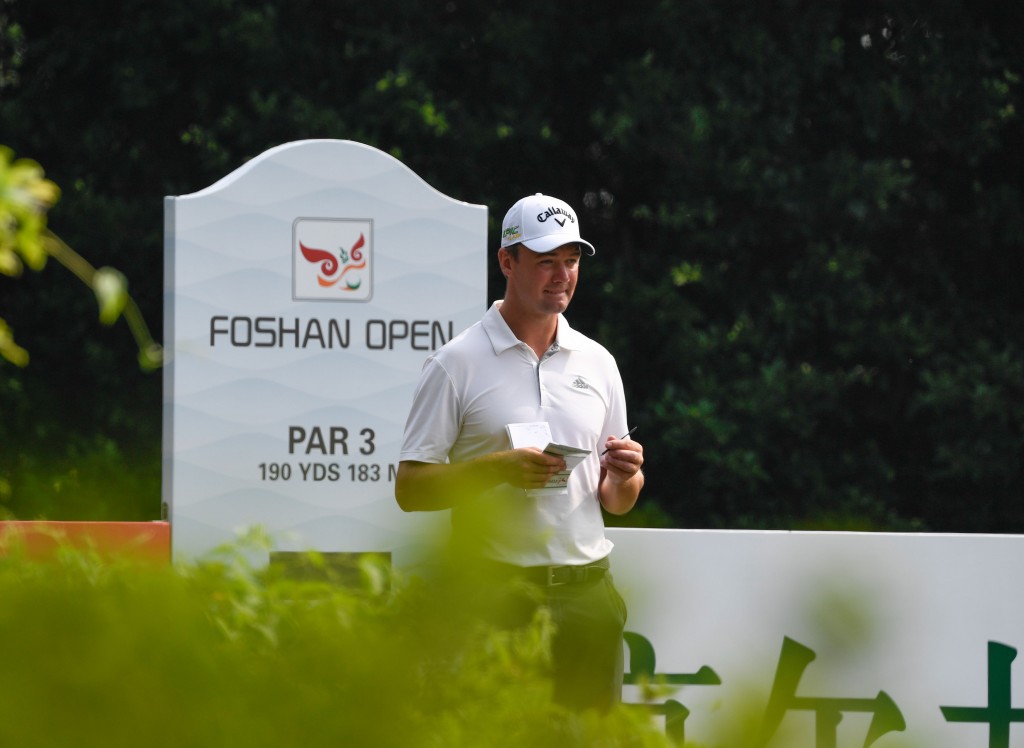 Ben Stow playing in the first round of the 2019 Foshan Open