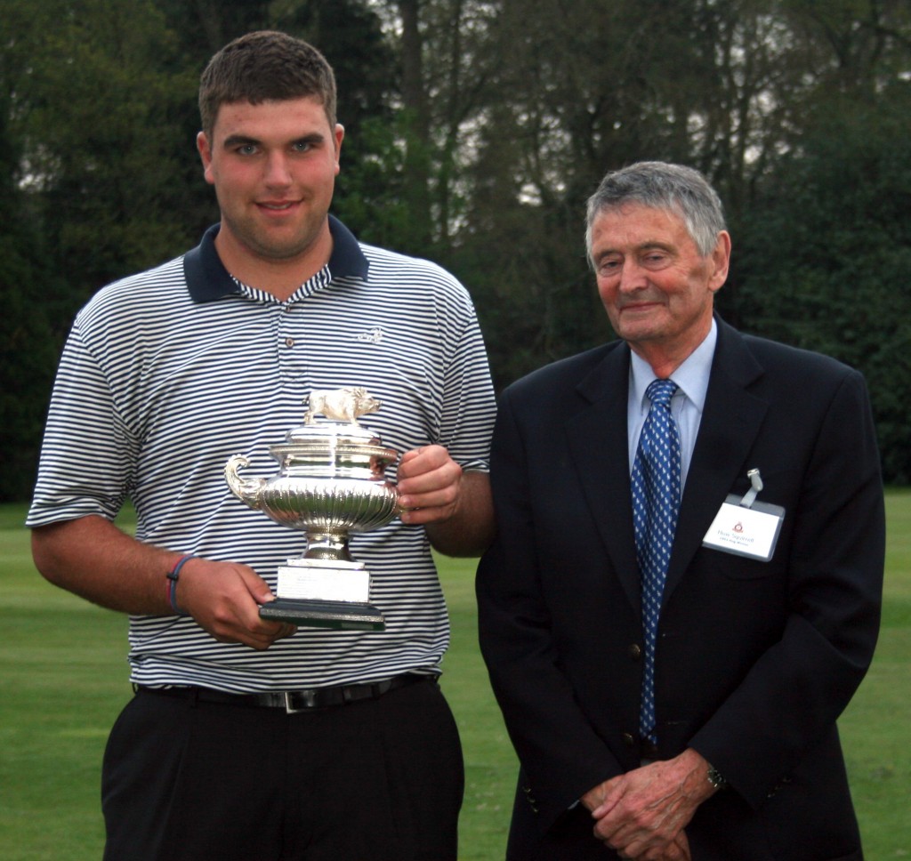 Jack Senior, winner of the 2011 Hampshire Hog at North Hants Golf Club with 1961 winner Hew Squirrell (right)