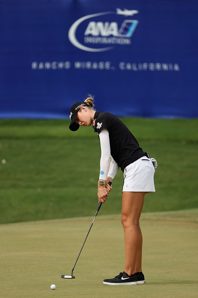 RANCHO MIRAGE, CALIFORNIA - SEPTEMBER 12: Nelly Korda of the United States putts on the 17th green during the third round of the ANA Inspiration on the Dinah Shore course at Mission Hills Country Club on September 12, 2020 in Rancho Mirage, California. (Photo by Christian Petersen/Getty Images)